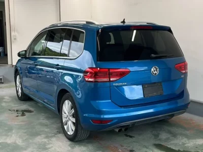 Volkswagen GOLF TOURAN