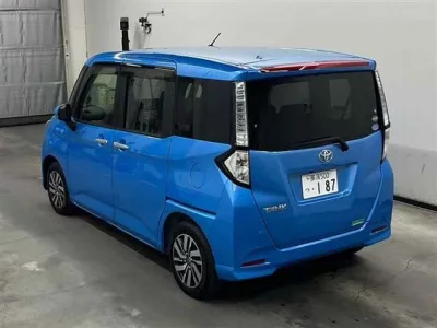Toyota TANK
