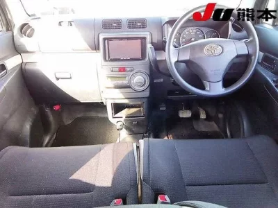 Toyota PIXIS SPACE
