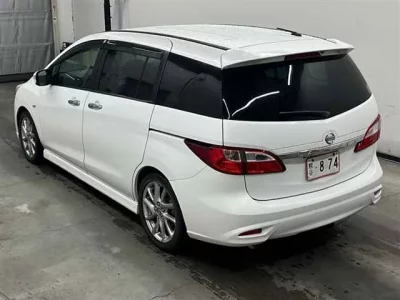 Nissan LAFESTA
