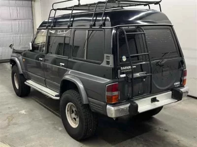 Nissan SAFARI