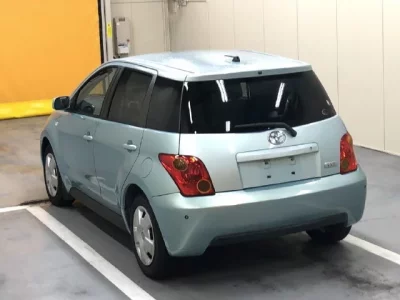 Toyota IST