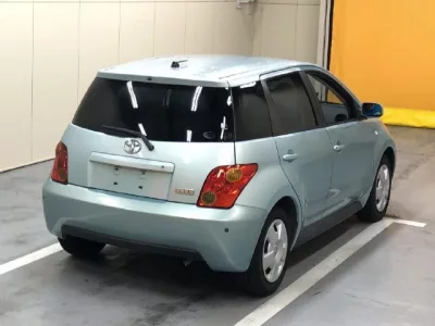 Toyota IST