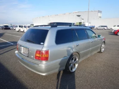Toyota CROWN ESTATE