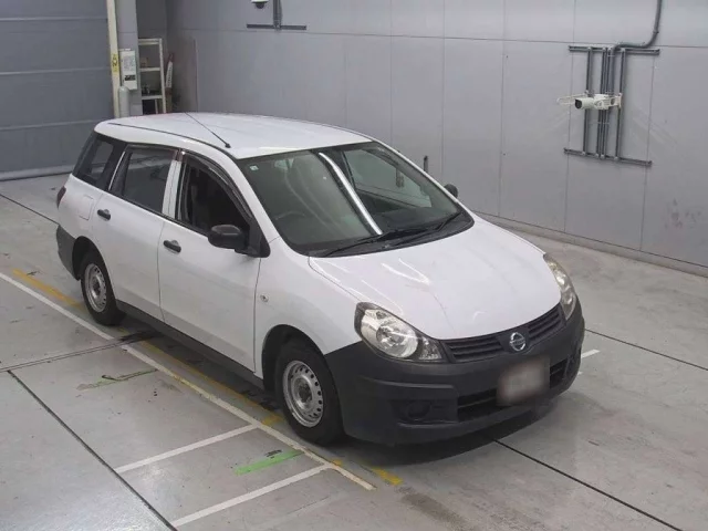 Nissan AD