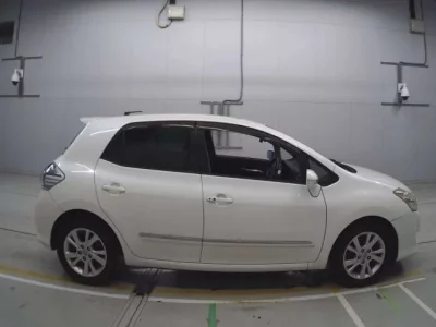 Toyota BLADE
