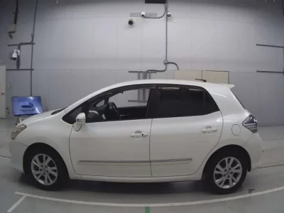 Toyota BLADE