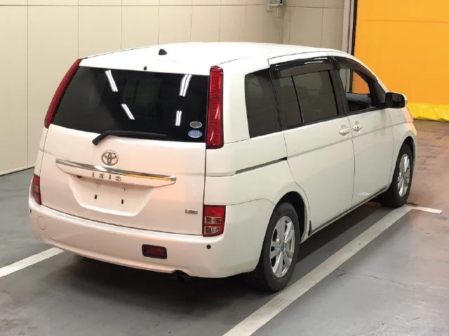 Toyota ISIS