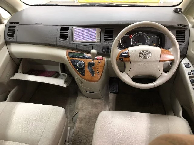 Toyota ISIS