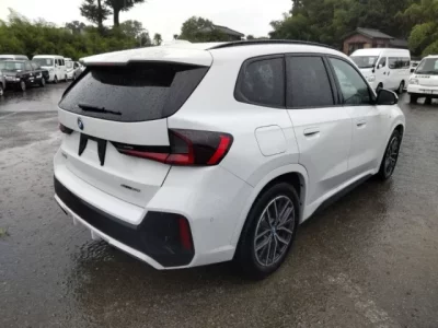BMW IX1