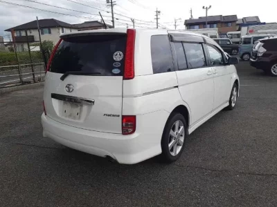 Toyota ISIS