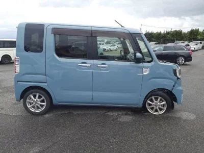 Toyota PIXIS MEGA