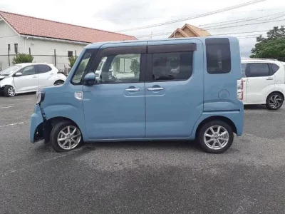 Toyota PIXIS MEGA