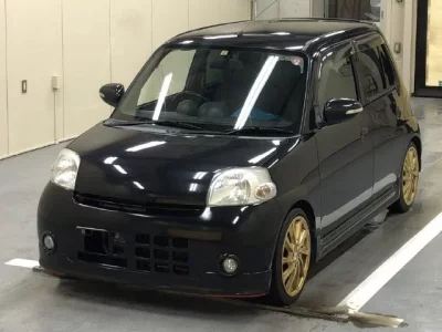 Daihatsu Esse