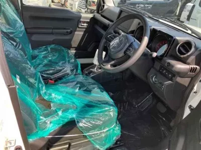 Suzuki JIMNY NOMADE