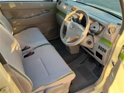 Toyota PIXIS SPACE