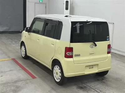 Toyota PIXIS SPACE