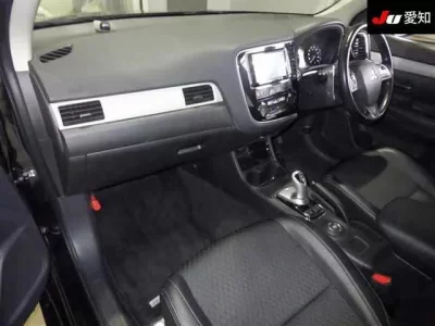 Mitsubishi OUTLANDER PHEV