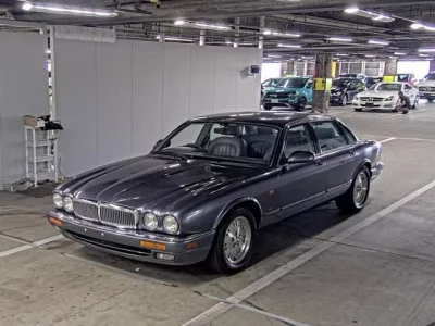 Jaguar XJ SERIES