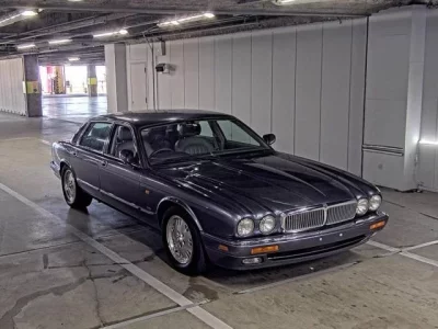 Jaguar XJ SERIES
