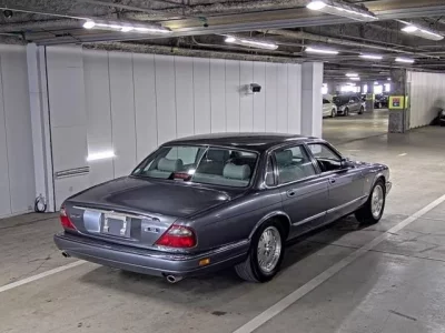 Jaguar XJ SERIES