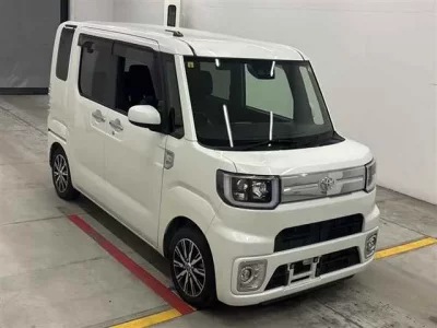 Toyota PIXIS MEGA