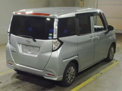 Toyota TANK