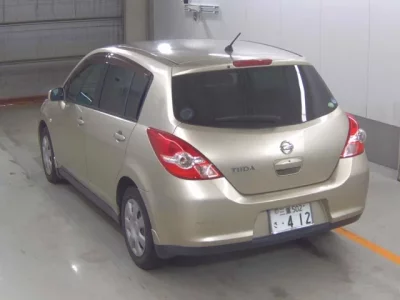 Nissan TIIDA