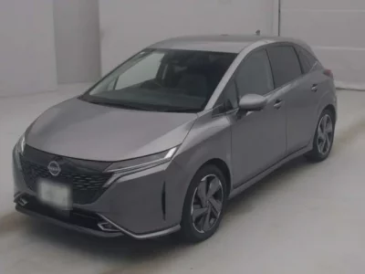 Nissan AURA