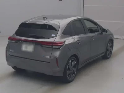 Nissan AURA
