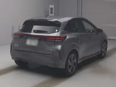 Nissan AURA