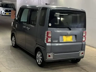 Toyota PIXIS MEGA