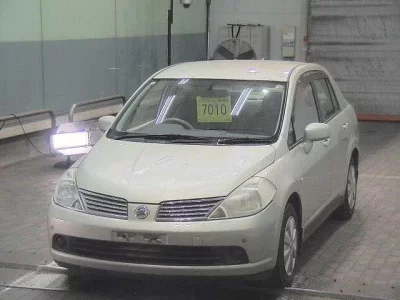 Nissan TIIDA LATIO