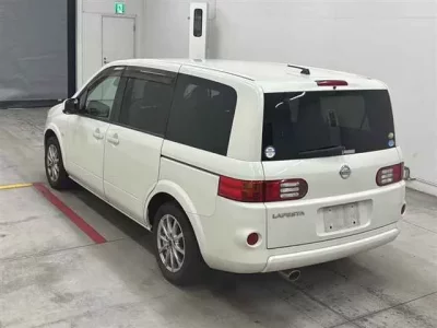 Nissan LAFESTA