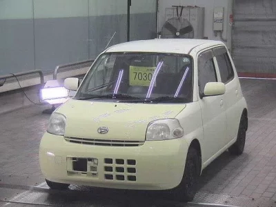 Daihatsu Esse