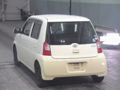 Daihatsu Esse