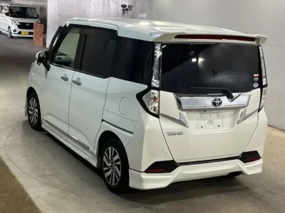 Toyota TANK