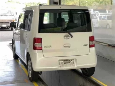 Toyota PIXIS SPACE