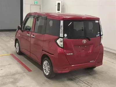 Toyota TANK