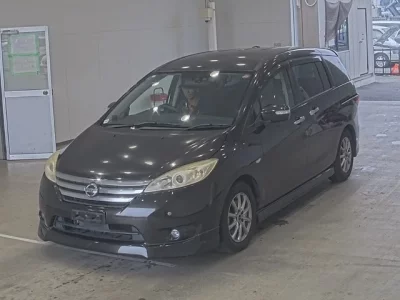Nissan LAFESTA
