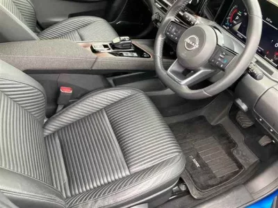 Nissan AURA