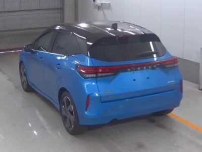 Nissan AURA