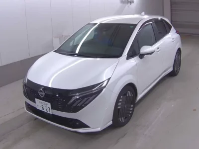 Nissan AURA