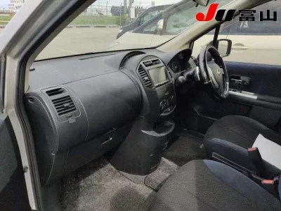 Nissan LAFESTA
