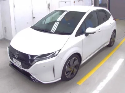 Nissan AURA