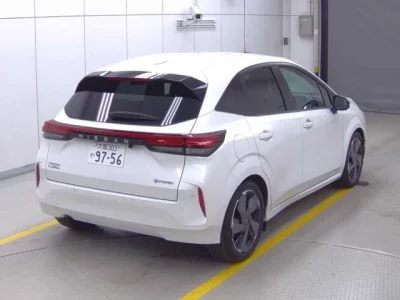 Nissan AURA