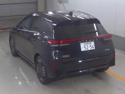 Nissan AURA