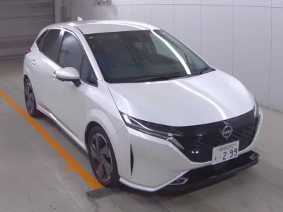 Nissan AURA