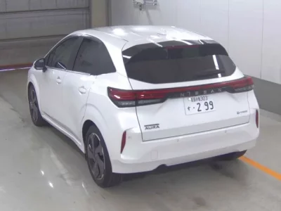 Nissan AURA