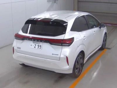 Nissan AURA